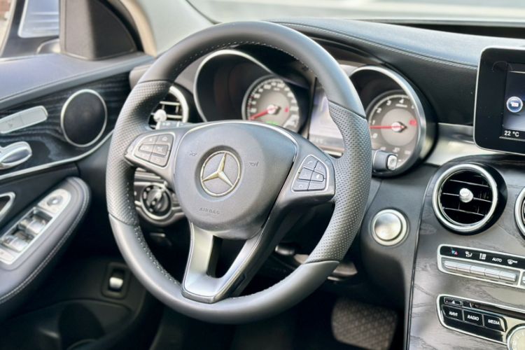Used Mercedes-Benz C-Class 2016 C 200 L Sport Edition Interior 5