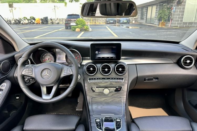 Used Mercedes-Benz C-Class 2016 C 200 L Sport Edition Interior 8