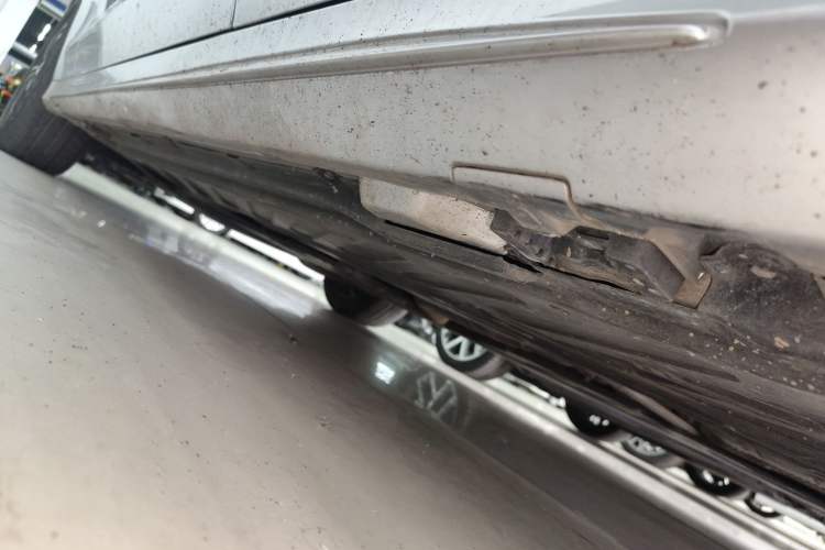 Used Mercedes-Benz C-Class 2016 C 200 Sport Edition Left Side Sill