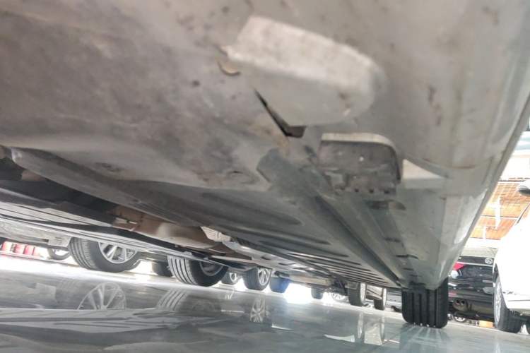 Used Mercedes-Benz C-Class 2016 C 200 L Sport Edition Left Side Sill