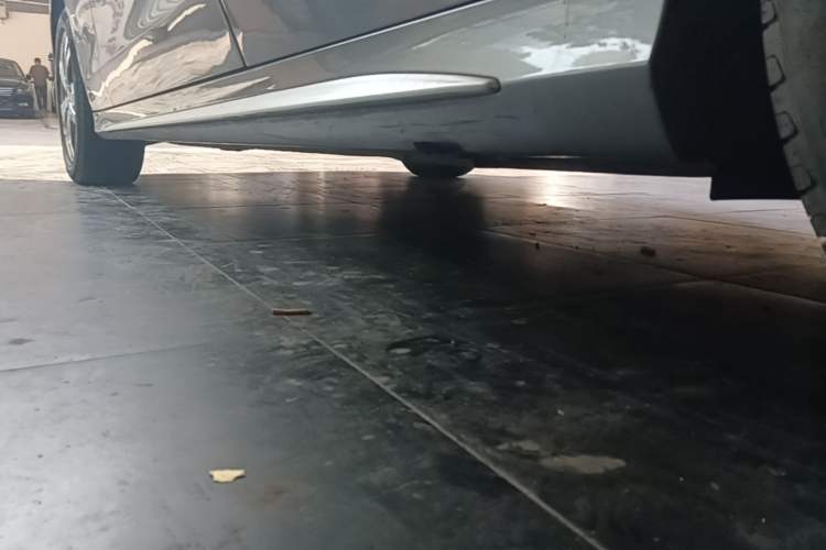 Used Mercedes-Benz C-Class 2016 C 200 L Sport Edition Left Side Sill