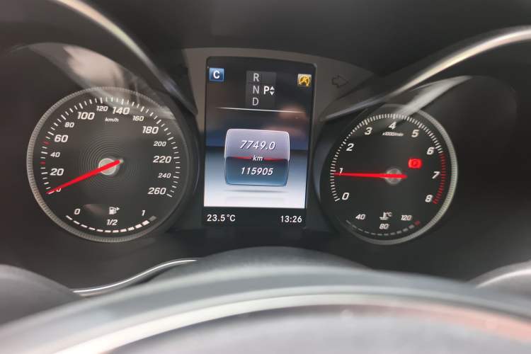 Used Mercedes-Benz C-Class 2016 C 200 L Sport Edition Odometer Close Up