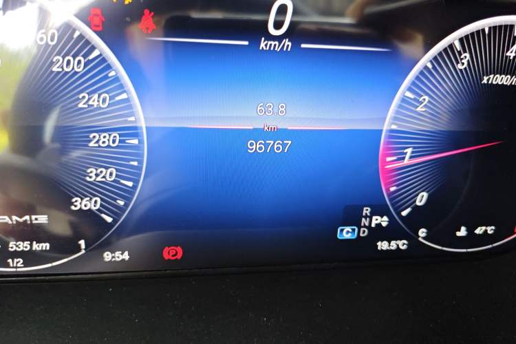 Used Mercedes-Benz C-Class 2016 C 200 L Sport Edition Odometer Close Up