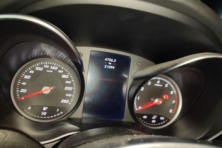Used Mercedes-Benz C-Class 2016 C 200 Sport Edition Odometer Close Up