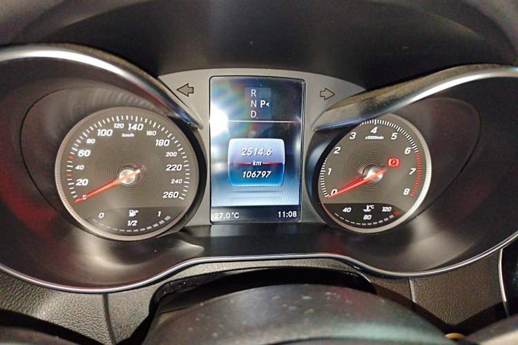 Used Mercedes-Benz C-Class 2016 C 200 L 4MATIC Sport Edition Odometer Close Up