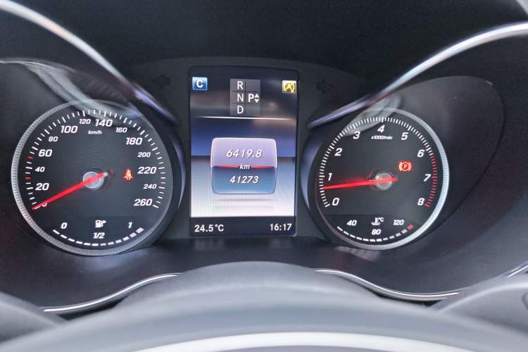 Used Mercedes-Benz C-Class 2016 C 200 L Sport Edition Odometer Close Up