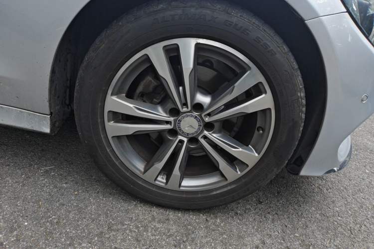 Used Mercedes-Benz C-Class 2016 C 200 L Sport Edition Right Front Wheel Hub