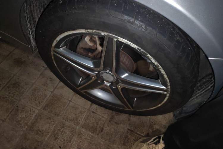 Used Mercedes-Benz C-Class 2016 C 180 L Sport Edition Right Front Wheel Hub
