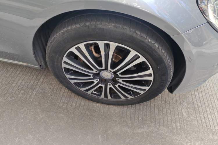 Used Mercedes-Benz C-Class 2016 C 200 L Right Front Wheel Hub