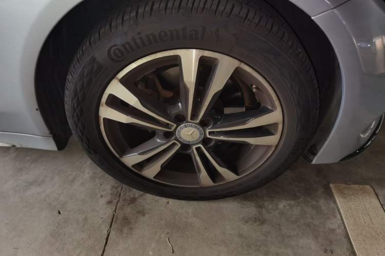 Used Mercedes-Benz C-Class 2016 C 200 Sport Edition Right Front Wheel Hub