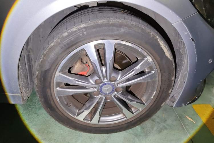Used Mercedes-Benz C-Class 2016 C 200 L Sport Edition Right Front Wheel Hub