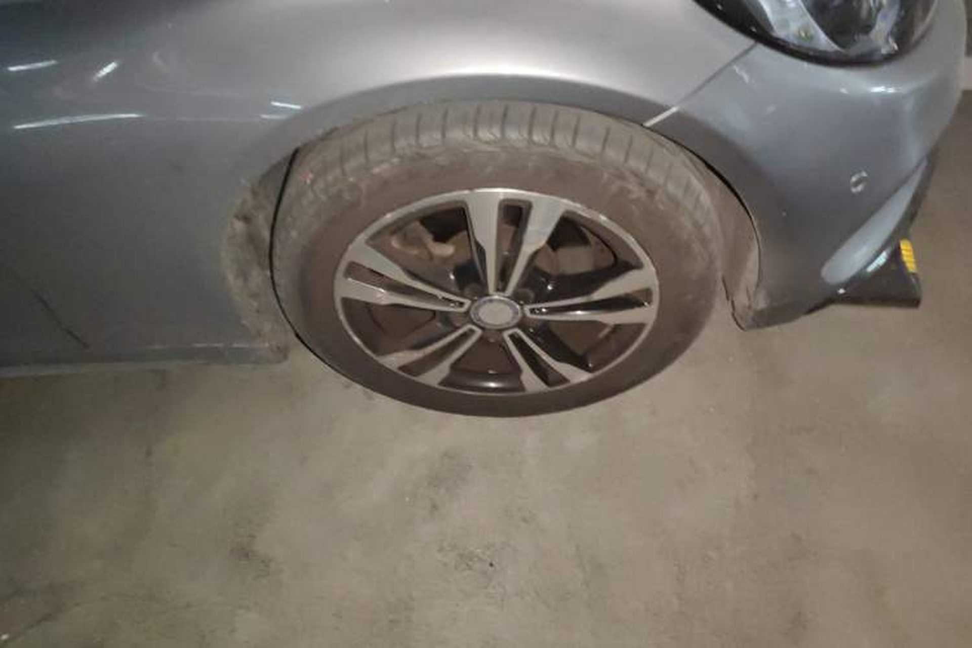 Used Mercedes-Benz C-Class 2016 C 200 Sport Edition Right Front Wheel Hub