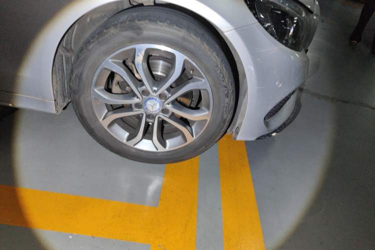 Used Mercedes-Benz C-Class 2016 C 180 L Sport Edition Right Front Wheel Hub