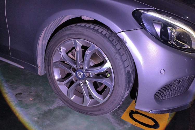 Used Mercedes-Benz C-Class 2016 C 180 L Sport Edition Right Front Wheel Hub
