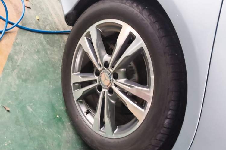 Used Mercedes-Benz C-Class 2016 C 200 L Sport Edition Right Rear Wheel Hub