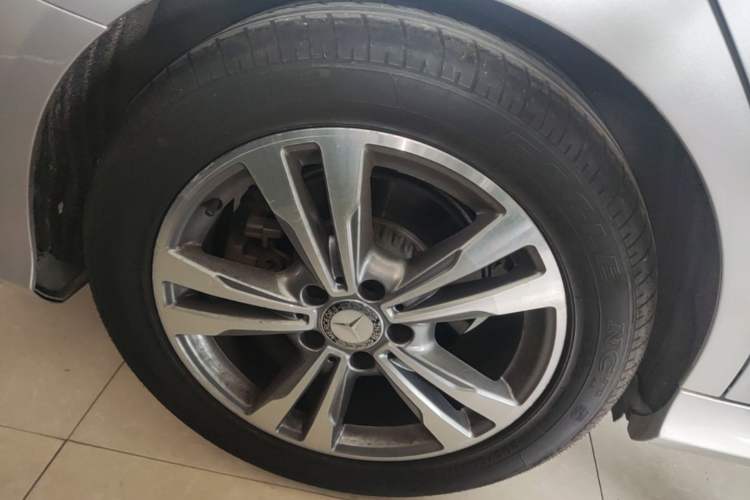 Used Mercedes-Benz C-Class 2016 C 200 L Sport Edition Right Rear Wheel Hub