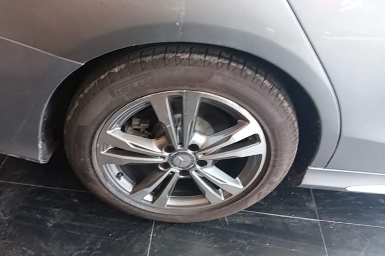 Used Mercedes-Benz C-Class 2016 C 200 L Sport Edition Right Rear Wheel Hub