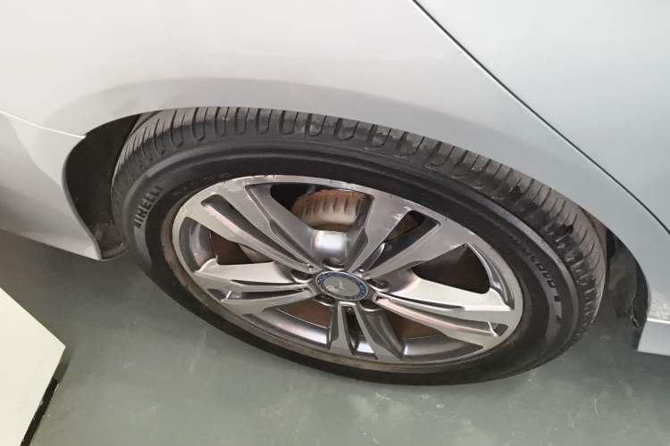 Used Mercedes-Benz C-Class 2016 C 200 L Sport Edition Right Rear Wheel Hub