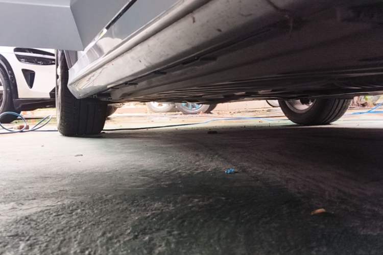 Used Mercedes-Benz C-Class 2016 C 200 L Sport Edition Right Side Sill