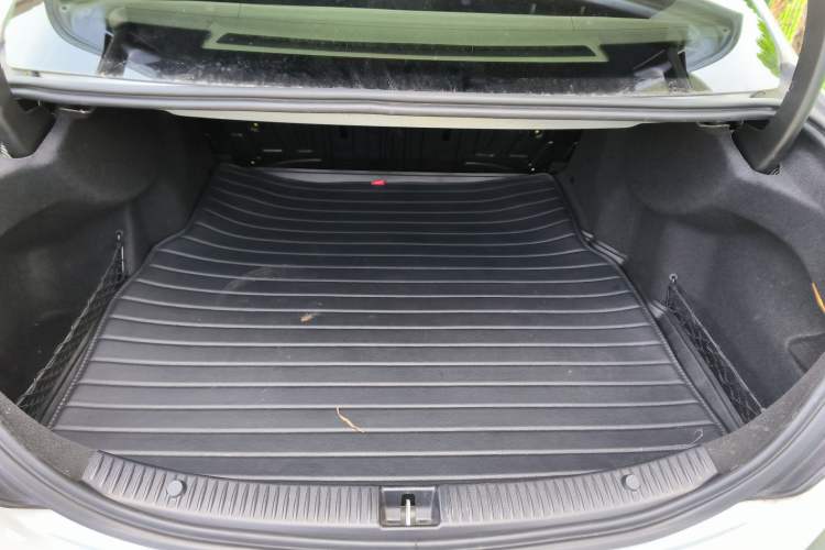 Used Mercedes-Benz C-Class 2016 C 200 L Sport Edition Trunk