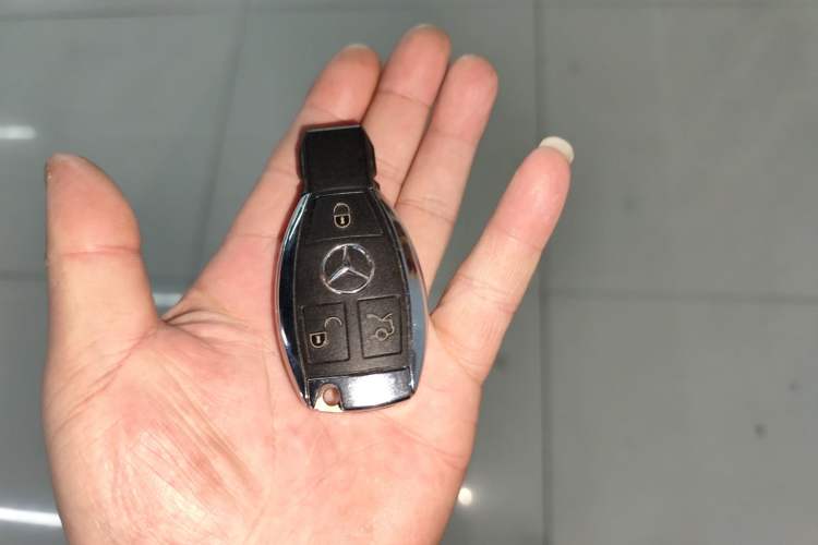 Used Mercedes-Benz C-Class 2016 C 200 Sport Edition Vehicle Key