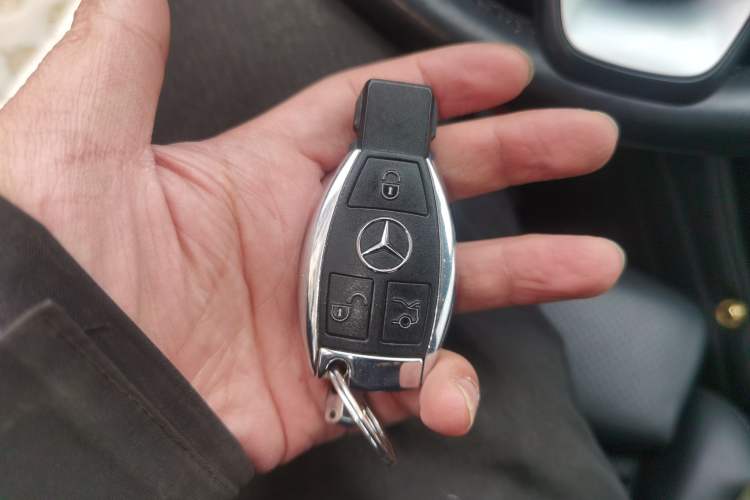 Used Mercedes-Benz C-Class 2016 C 200 L Sport Edition Vehicle Key