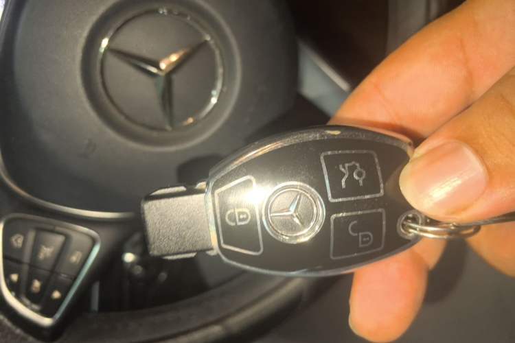 Used Mercedes-Benz C-Class 2016 C 200 L Sport Edition Vehicle Key