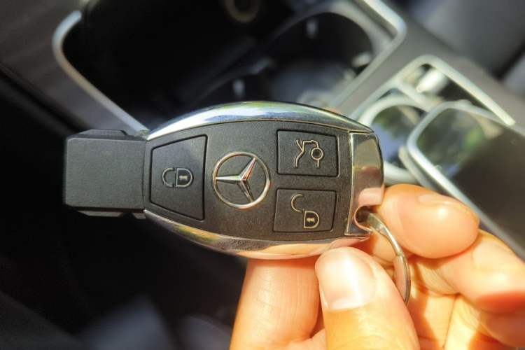 Used Mercedes-Benz C-Class 2016 C 200 L Sport Edition Vehicle Key