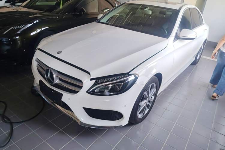 Used Mercedes-Benz C-Class 2016 C 180 L Sport Edition Guazi used car, China used car export, Used car for sale, Used Mercedes-Benz cars, Cheapest cars for sale