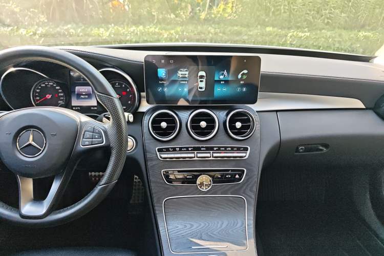 Used Mercedes-Benz C-Class 2016 C 200 L Sport Edition Audio And AC Panel
