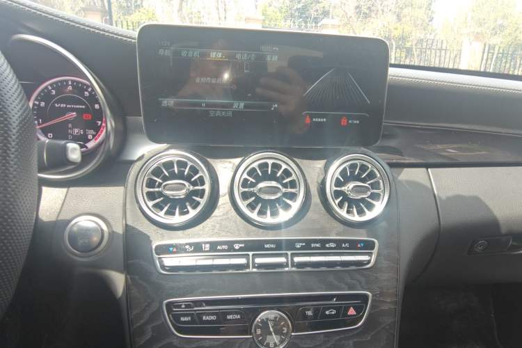 Used Mercedes-Benz C-Class 2016 C 200 L Sport Edition Audio And AC Panel