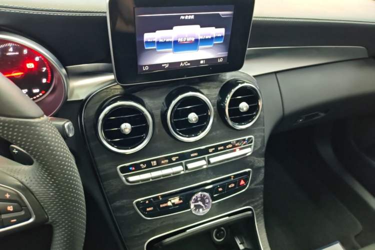 Used Mercedes-Benz C-Class 2016 C 180 L Sport Edition Audio And AC Panel
