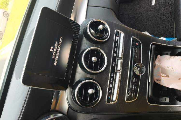 Used Mercedes-Benz C-Class 2016 C 180 L Sport Edition Audio And AC Panel