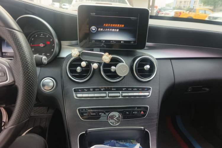 Used Mercedes-Benz C-Class 2016 C 200 L Sport Edition Audio And AC Panel