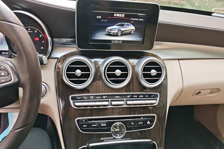Used Mercedes-Benz C-Class 2016 C 200 L Audio And AC Panel