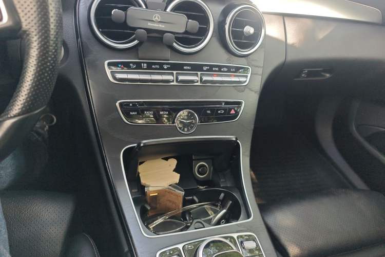Used Mercedes-Benz C-Class 2016 C 200 L Sport Edition Audio And AC Panel