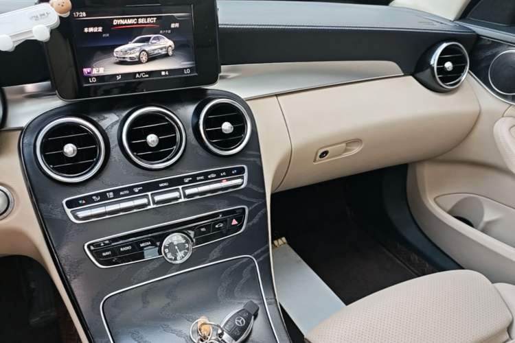 Used Mercedes-Benz C-Class 2016 C 200 L Sport Edition Audio And AC Panel