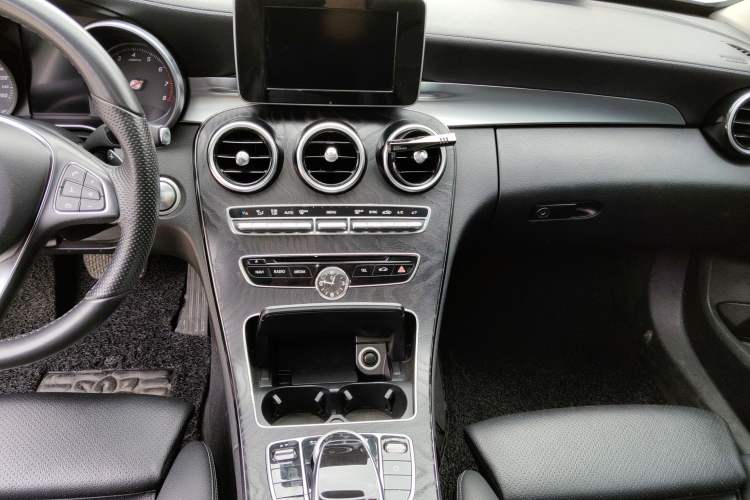 Used Mercedes-Benz C-Class 2016 C 180 L Sport Edition Audio And AC Panel