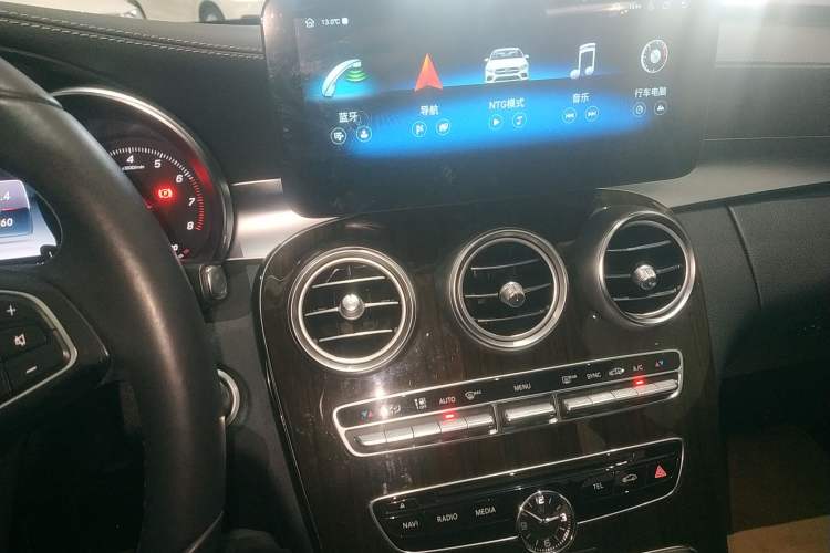 Used Mercedes-Benz C-Class 2016 C 200 L Audio And AC Panel