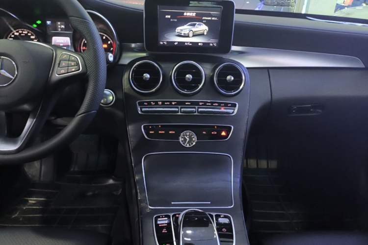 Used Mercedes-Benz C-Class 2016 C 200 L Sport Edition Audio And AC Panel