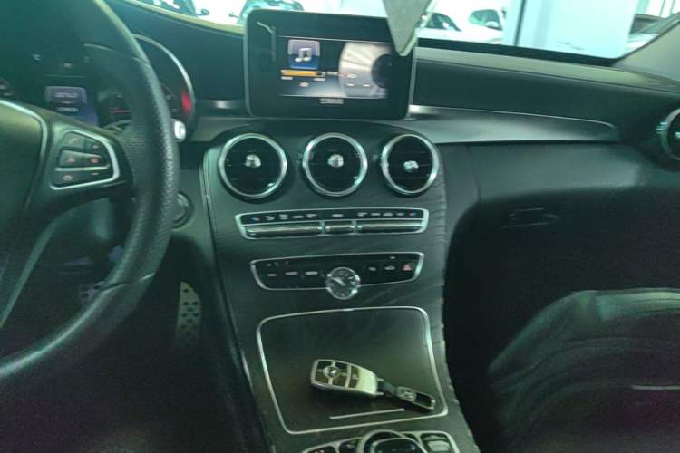 Used Mercedes-Benz C-Class 2016 C 180 L Sport Edition Audio And AC Panel