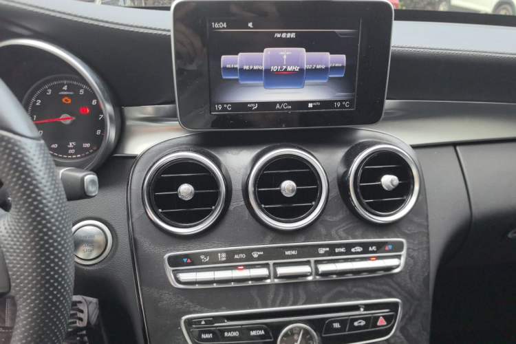 Used Mercedes-Benz C-Class 2016 C 200 L Sport Edition Audio And AC Panel