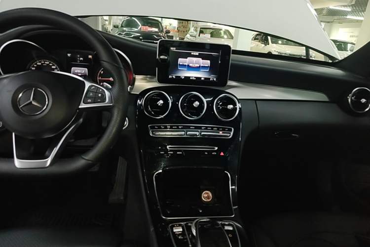 Used Mercedes-Benz C-Class 2016 C 200 Sport Edition Audio And AC Panel