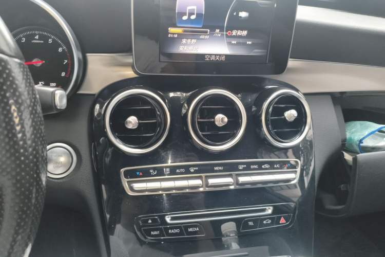 Used Mercedes-Benz C-Class 2016 C 200 Sport Edition Audio And AC Panel