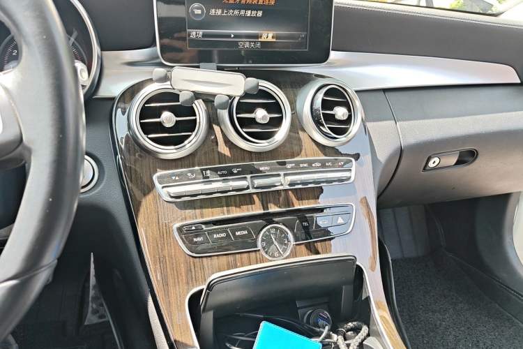 Used Mercedes-Benz C-Class 2016 C 200 L Audio And AC Panel