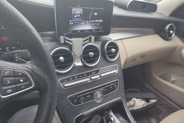 Used Mercedes-Benz C-Class 2016 C 180 L Sport Edition Audio And AC Panel