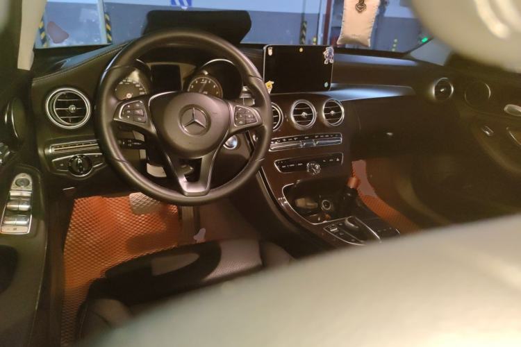 Used Mercedes-Benz C-Class 2016 C 180 L Center Console
