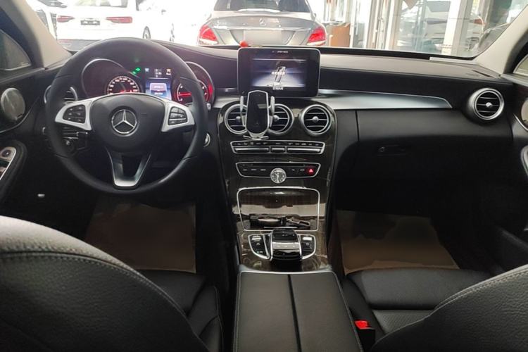 Used Mercedes-Benz C-Class 2016 C 180 L Center Console