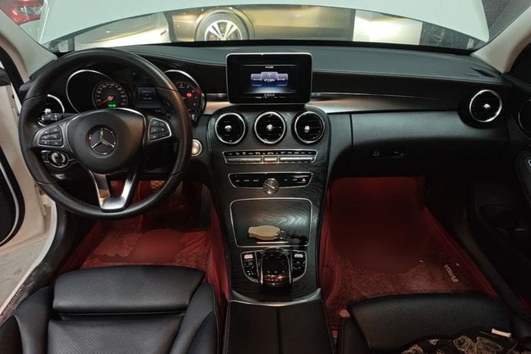 Used Mercedes-Benz C-Class 2016 C 200 L Sport Edition Center Console