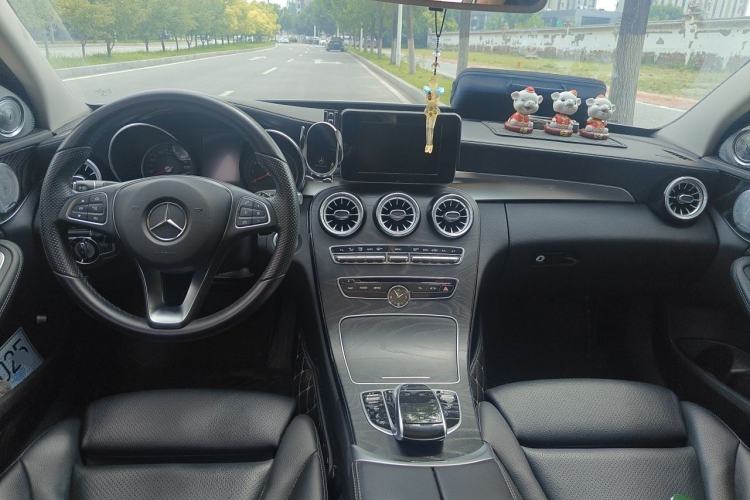 Used Mercedes-Benz C-Class 2016 C 200 L Sport Edition Center Console